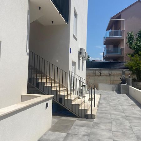 Villa Apartment Joel Трогир Экстерьер фото