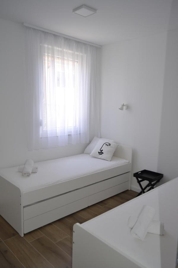 Villa Apartment Joel Трогир Экстерьер фото