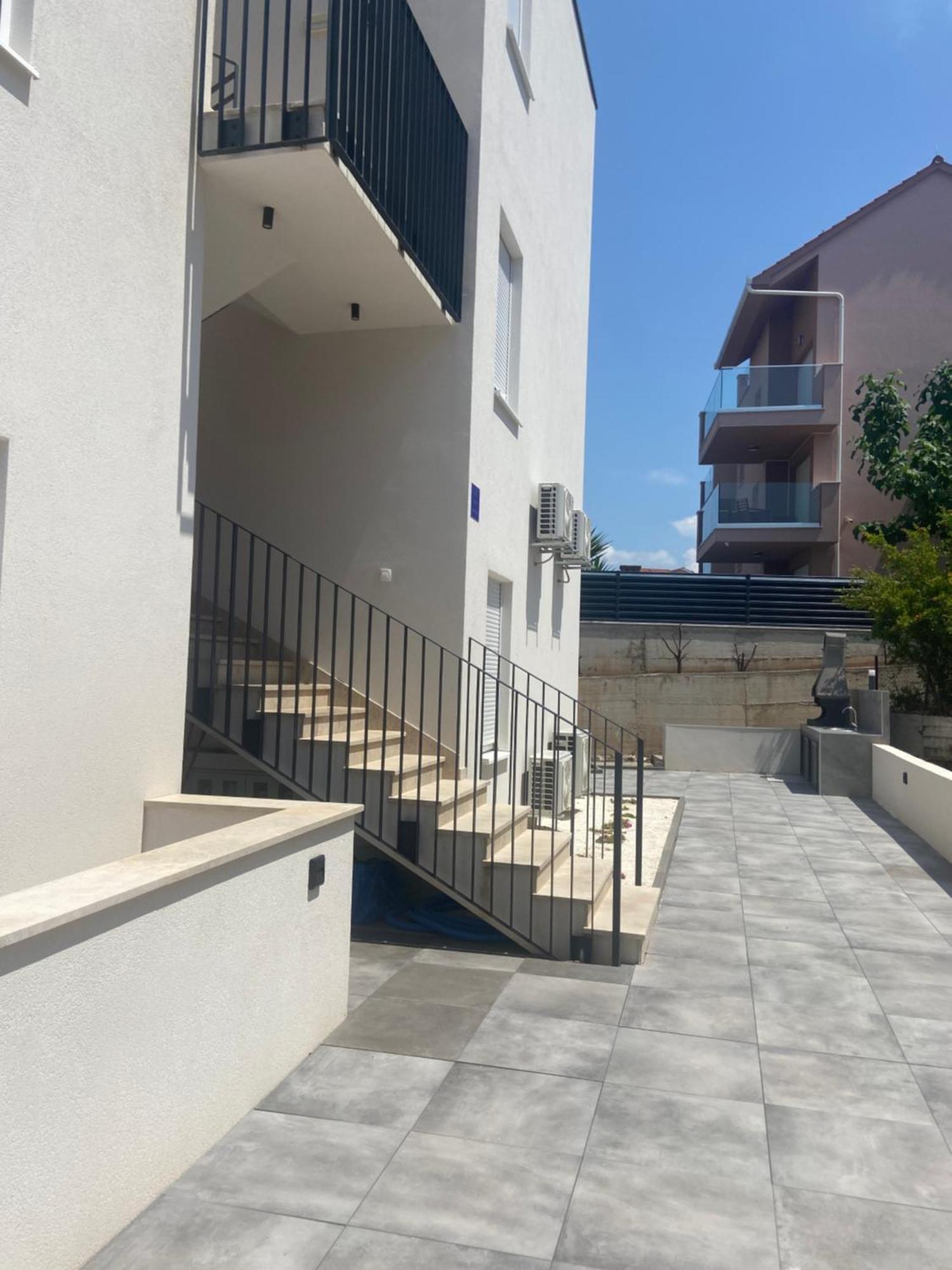 Villa Apartment Joel Трогир Экстерьер фото